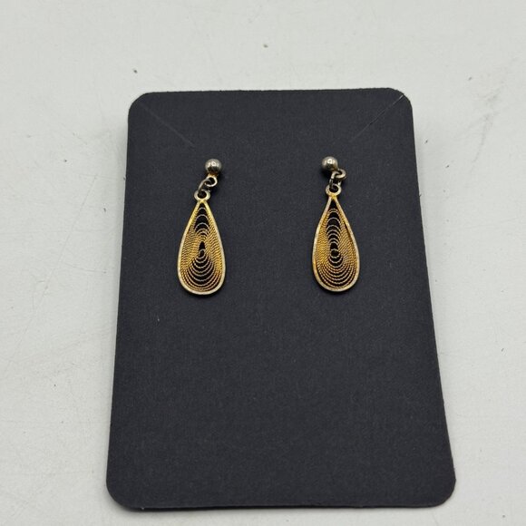 Vintage Gold Filigree Teardrop Dangle Earrings Lightweight Drop Design - Picture 2 of 2
